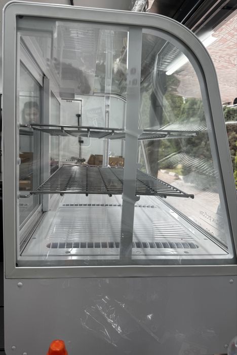 Холодильна вітрина Good Food