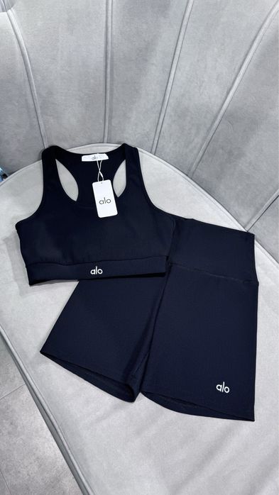 Alo Yoga велосипедки топ