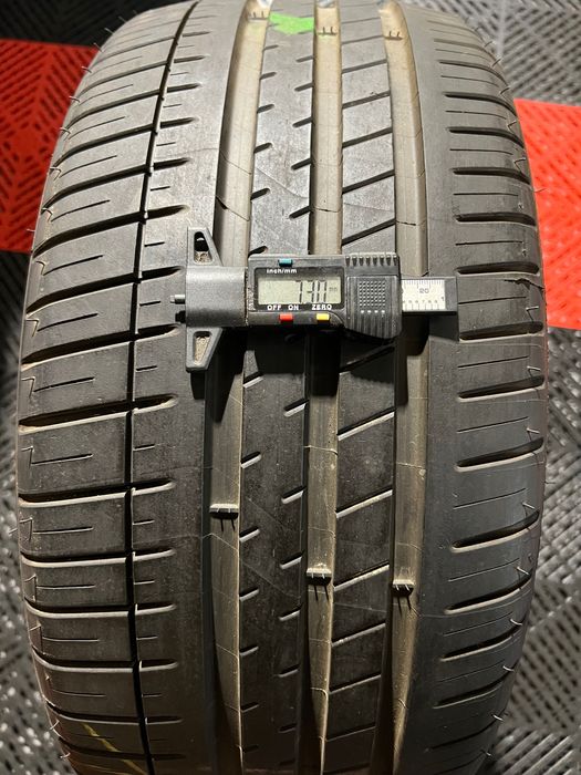 235/35r19 Michelin