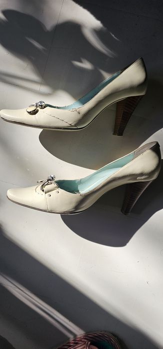 Buty czółenka jasne