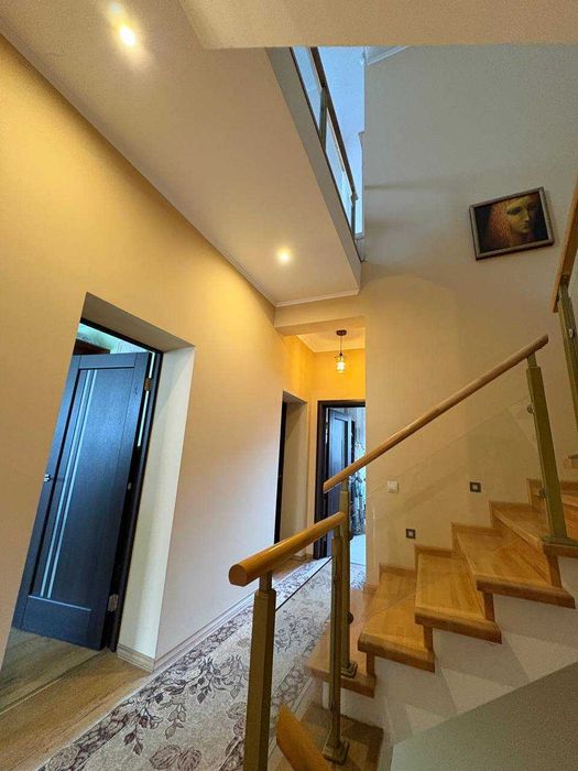 Продаж котеджу у Франківському р-ні поруч із ЖК Америка