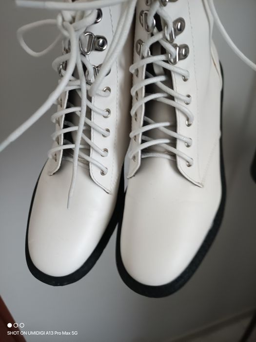 Buty botki białe workery  39 Dorothy Perkins