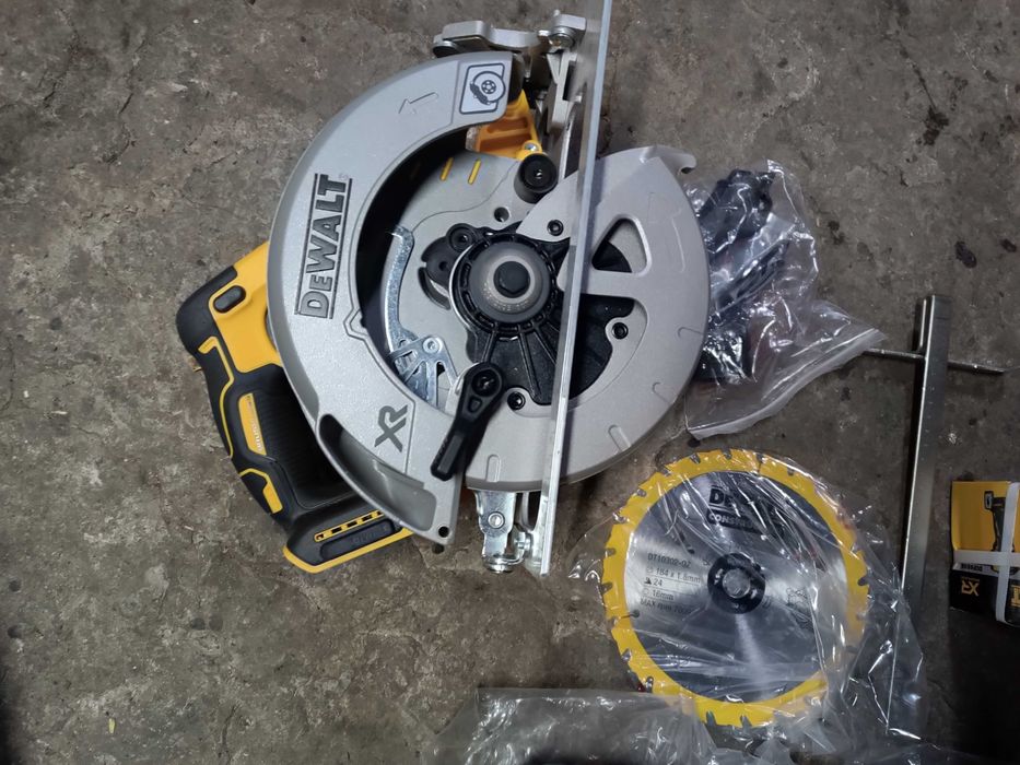 DeWalt dcs 570 pilarka
