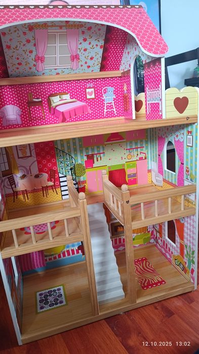 Domek dla Lalek Drewniany Duży Oświetlenie LED Mebelki 3 Poziomy