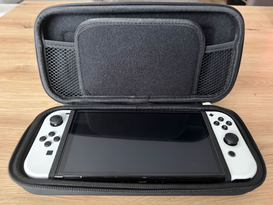 Nintendo Switch OLED 64 GB White – pełny komplet
