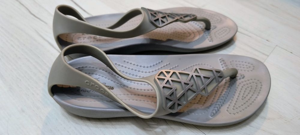 Crocs Serena Embellish Flip w8 39 szare