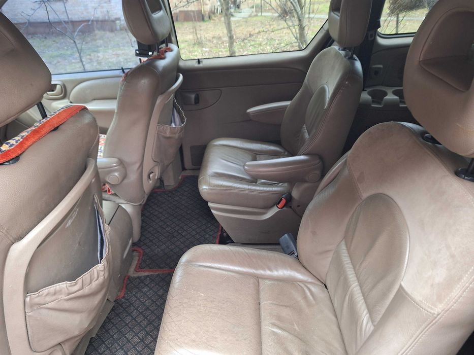 Crysler Voyager LX 2003