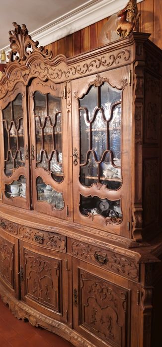 Móvel de sala com cristaleira vintage