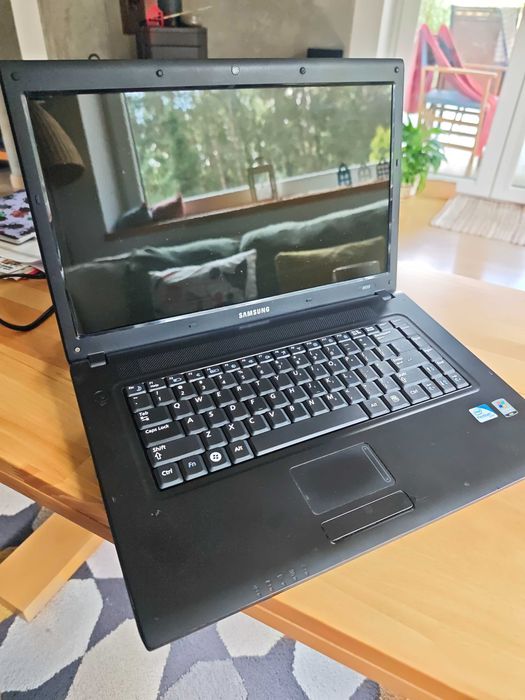 Laptop Samsung R519