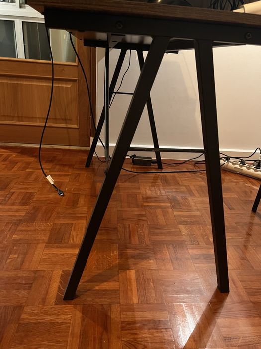 Secretária com tampo de vidro