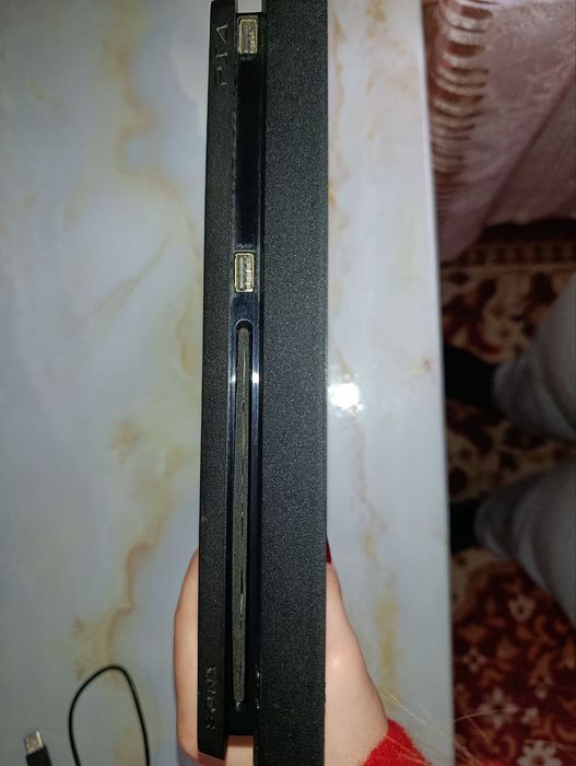 В продаже Sony PlayStation 4 на 1Тб памяти