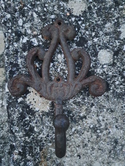 2 Cabides de rua em ferro