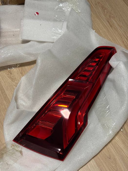 Задні ліхтарі на AUDI Q5 FY 2017-2020 р USA