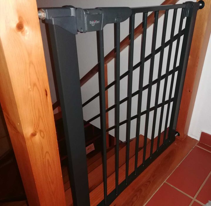 BARREIRA de segurança para bebés
