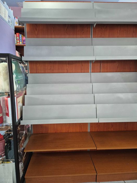 Armário expositor de livros, jornais e revistas