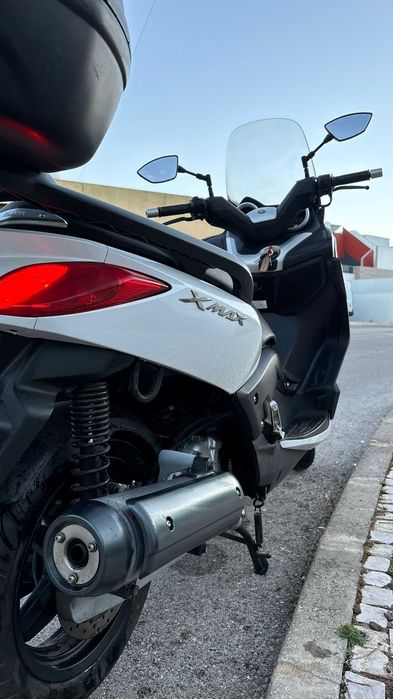 YAMAHA X_MAX 125
