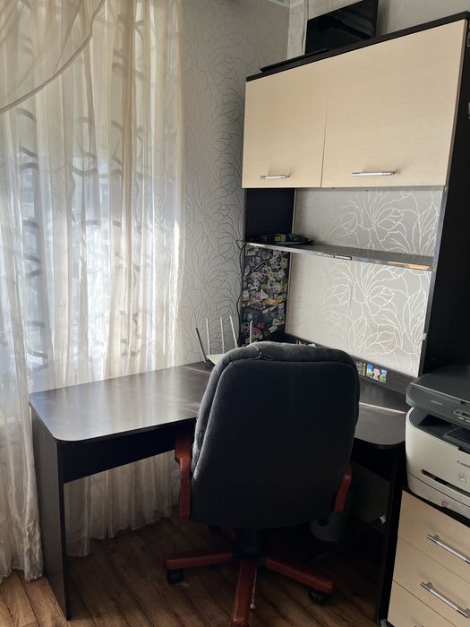 Стол письменный с полками угловой