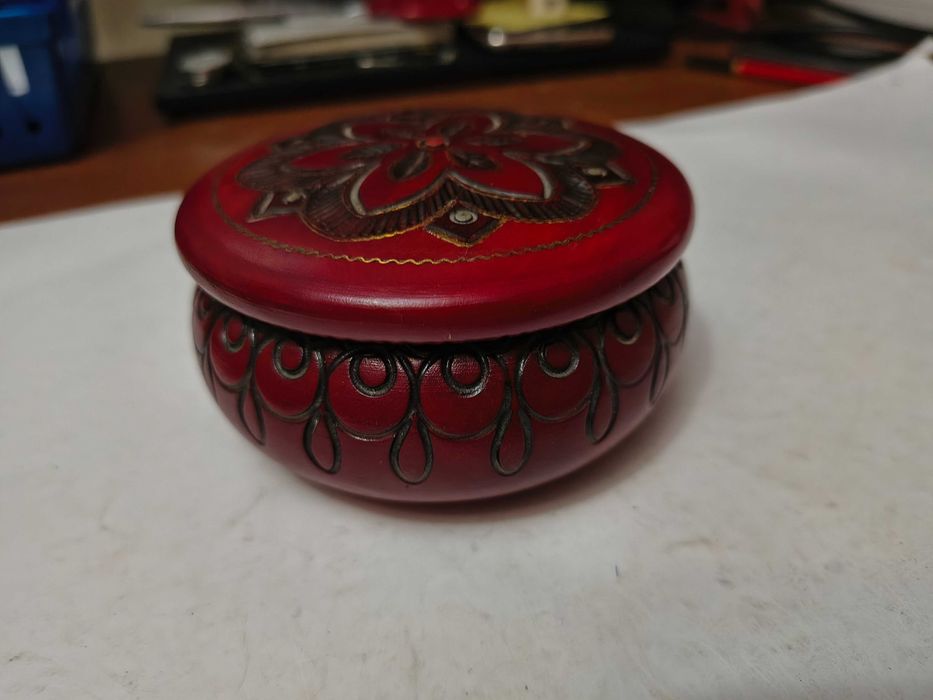 Szkatułka drewniana ciemno czerwona