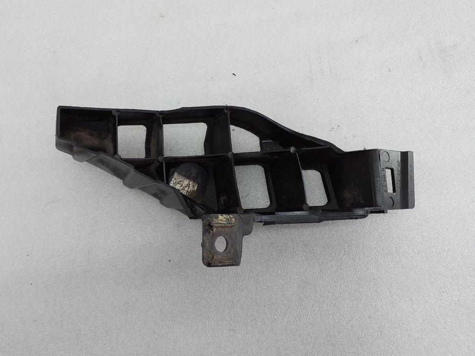 Guia de pára-choques trás direita SEAT Leon (5F1)