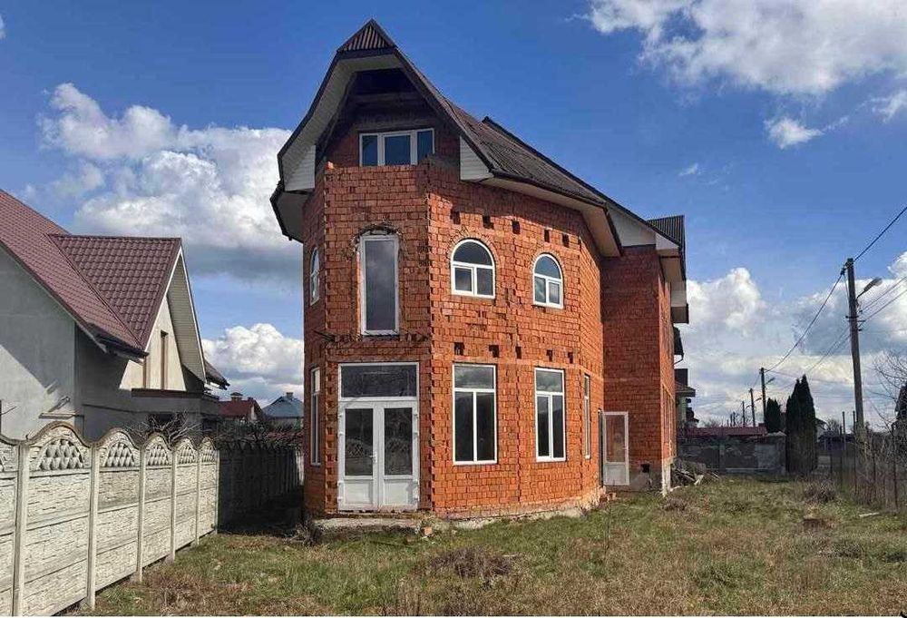 Будинок 2-пов. з мансардою, 400 м.кв., Новий Киселів