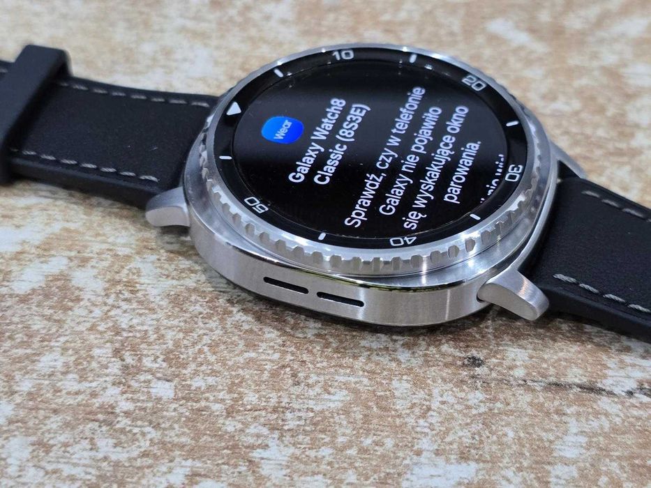 Smartwatch Samsung GALAXY WATCH 8 Classic Ładowarka