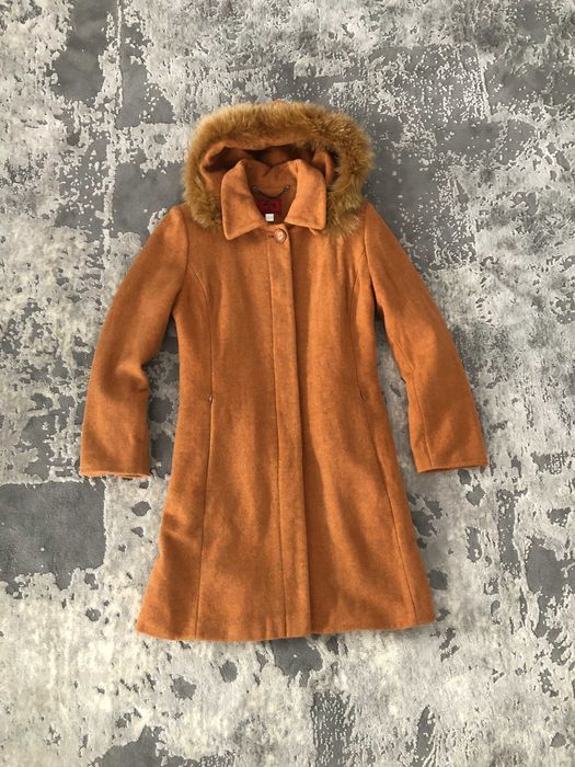 płaszcz damski z odpinanym kapturem r. 36