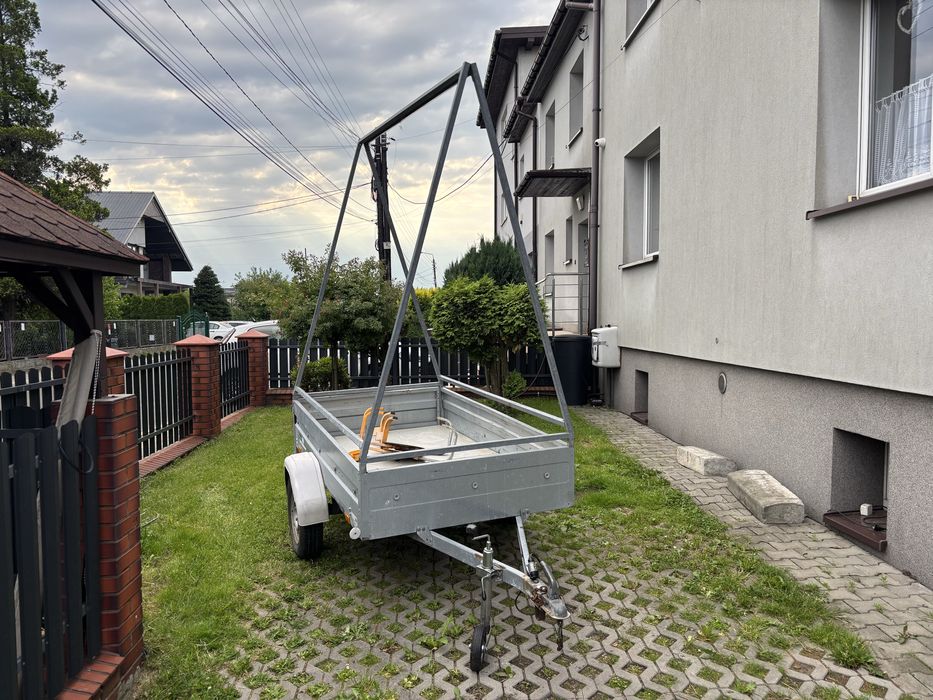 Przyczepka lekka thule baner reklamowy reklama na kółkach