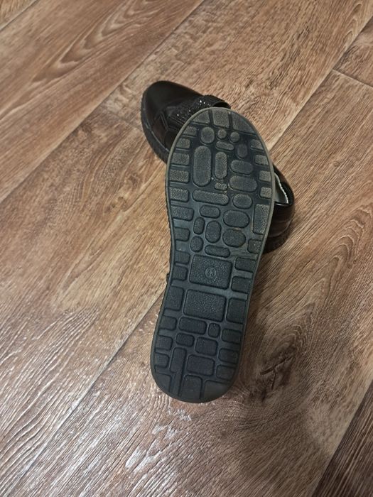 Туфлі на дівчинку