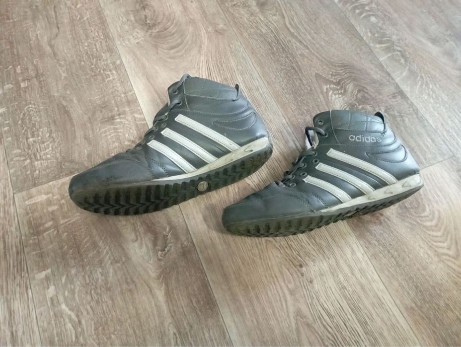 Кроссовки сникерсы