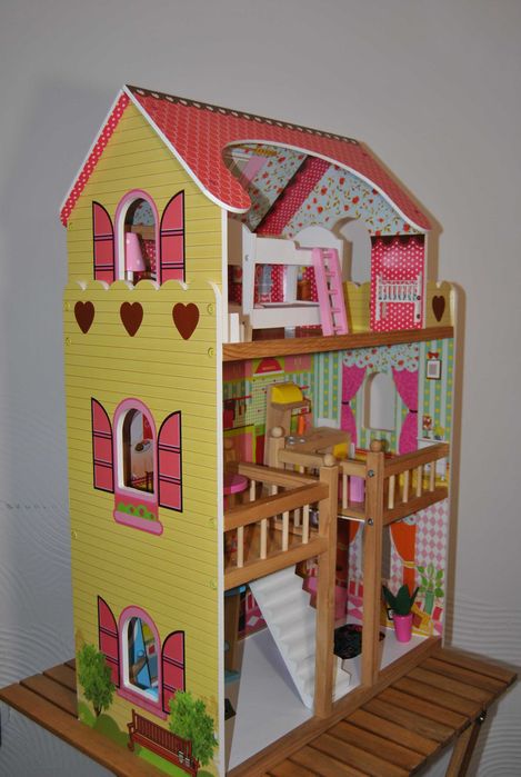 Domek dla lalek drewniany