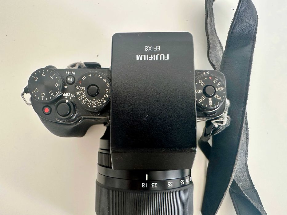 Máquina fotográfica Fujifilm X-T1 + XF 18-135mm | Kit completo + acessórios