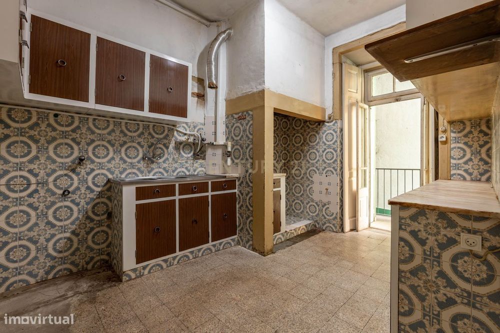 Charme Clássico | 185 m² | Varanda | Estrela - Lisboa