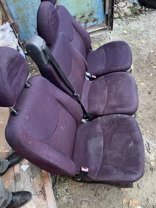Задній ряд сидінь