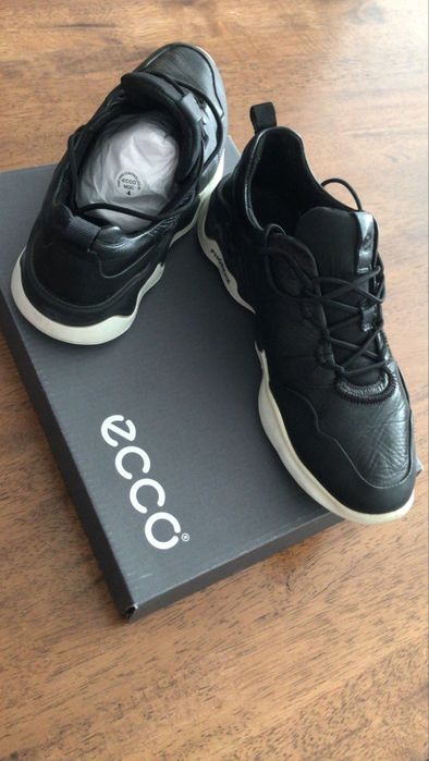 Шкіряні кросівки, черевики ecco