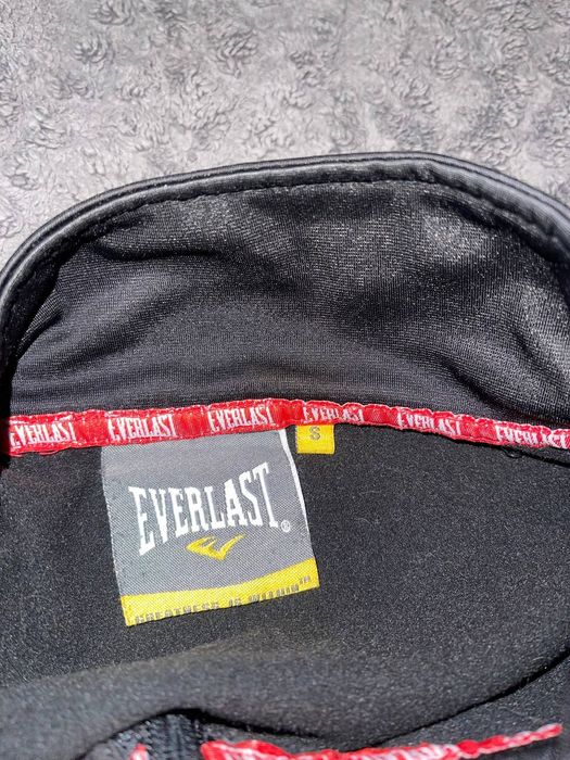Кофта Everlast оригінал, розмір S — у відмінному стані, як нова