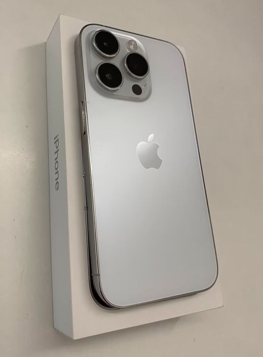 iPhone 14 Pro 256GB Silver | Como Novo | Caixa + Acessórios + AirTag
