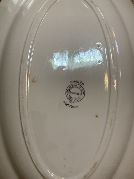 Travessa oval de Sacavém Chorão preto