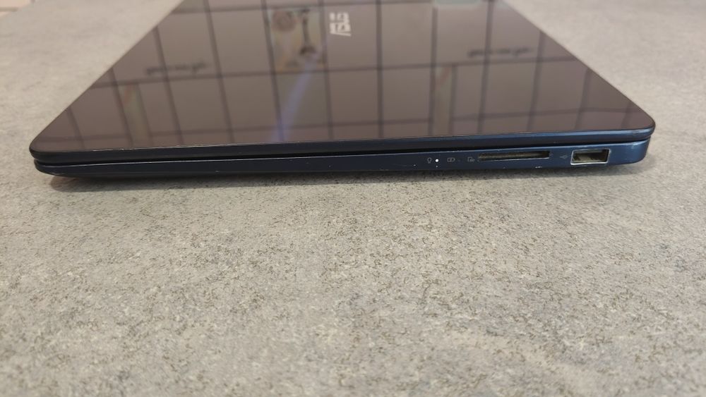 Ноутбук Asus Zenbook  Core i7, ssd 256 ,  8Gb DDR4, видеокарта 940MX