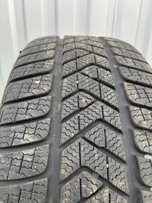 Колеса, Гума Pirelli, r19 різноширока майже нова