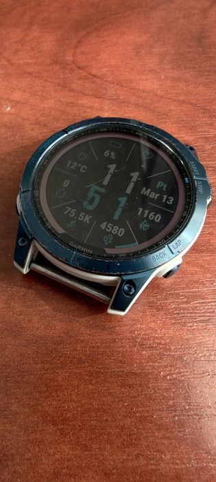 Wyjątkowy niebieski Garmin fenix 7 saphire Solar titanium