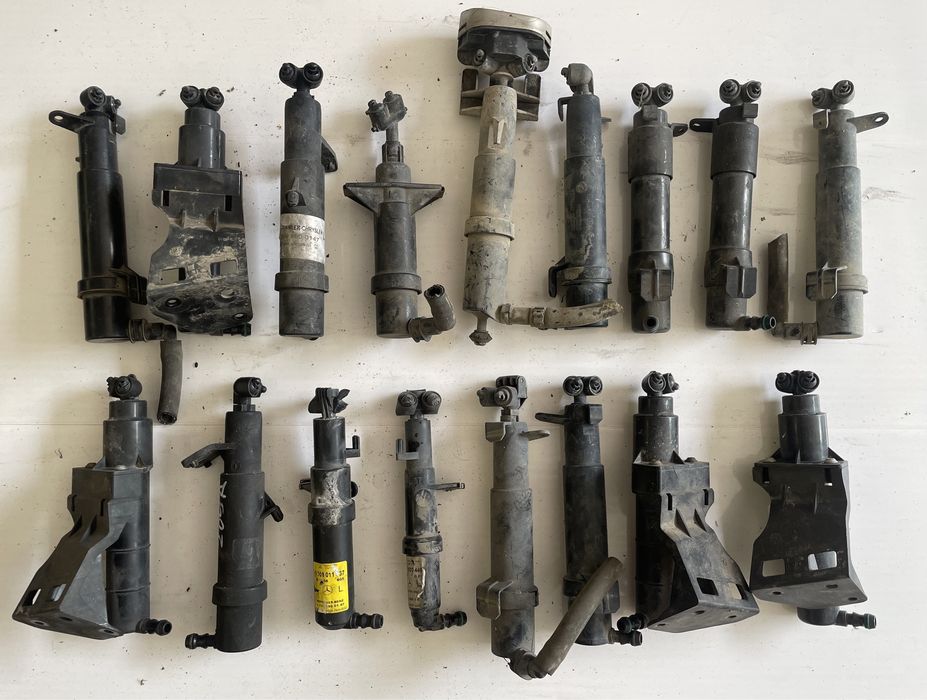 Форсунка омивача фар скла W211 212 166 204 205 221 164 насос моторчик