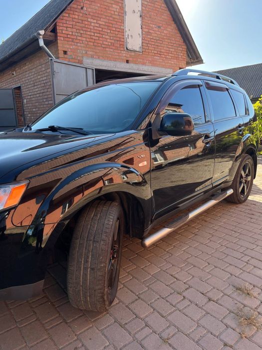 Mitsubishi Outlander XL