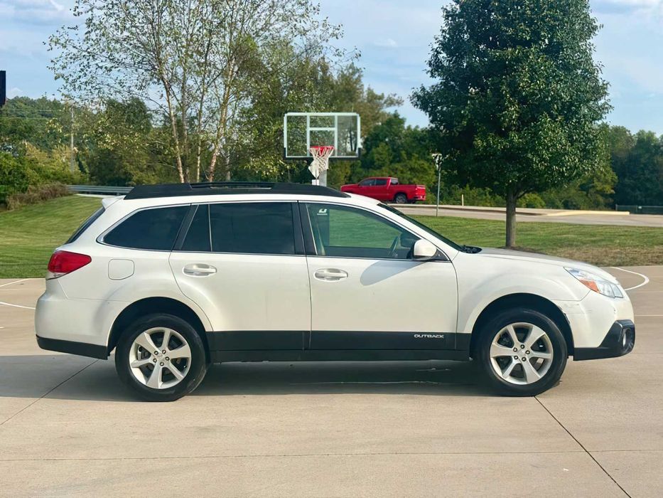 Subaru Outback Limited      2013