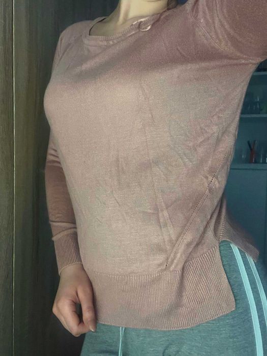 Cienki, lekki sweterek