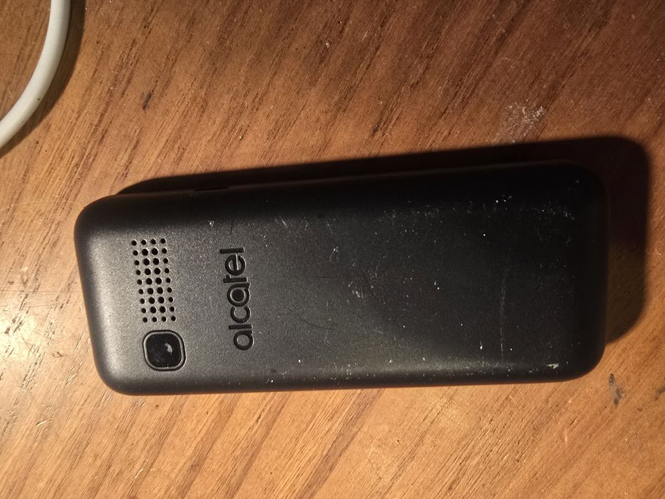 Telemovel de teclas em estado bom