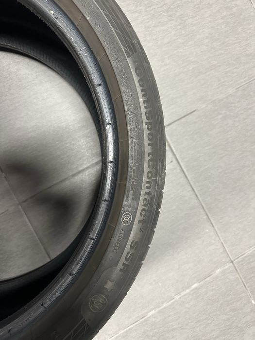 Pneu 245/35 R18 (1) Continental
