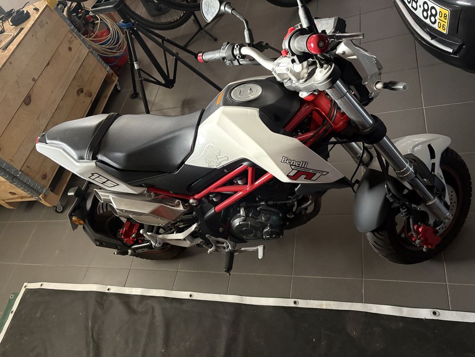 Mota Benelli TNT125