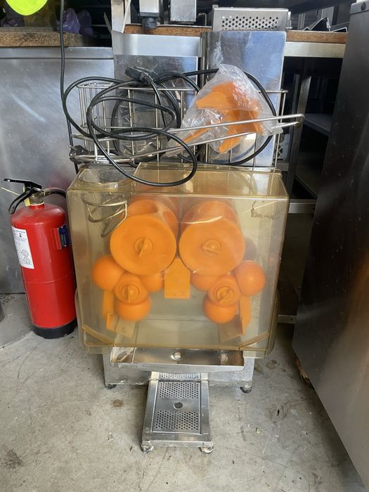 Máquina de sumos de laranja - Profissional