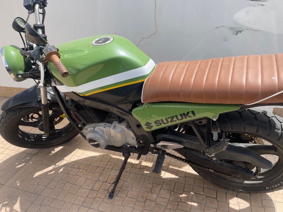 Suzuki GS cafe racer cc550 de 91