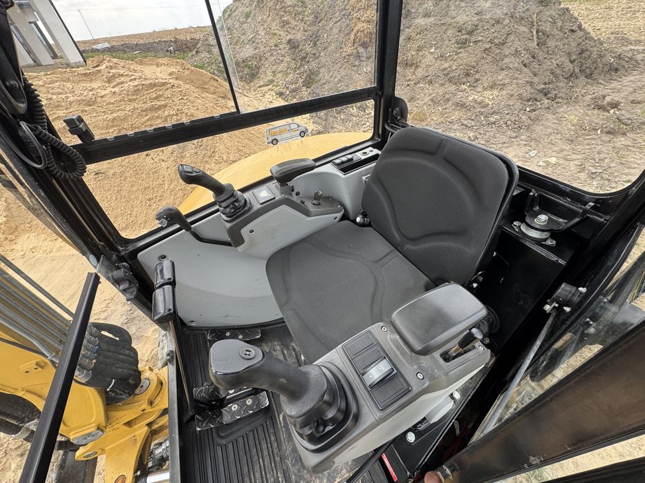 Cat 302.7 2020r 2 łyzki Faktura Vat Minikoparka Gąsienicowa